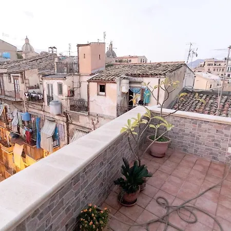 With Huge Terrace Cerrado
