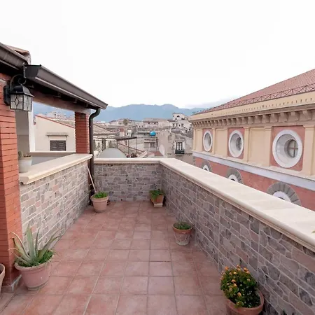 With Huge Terrace Cerrado